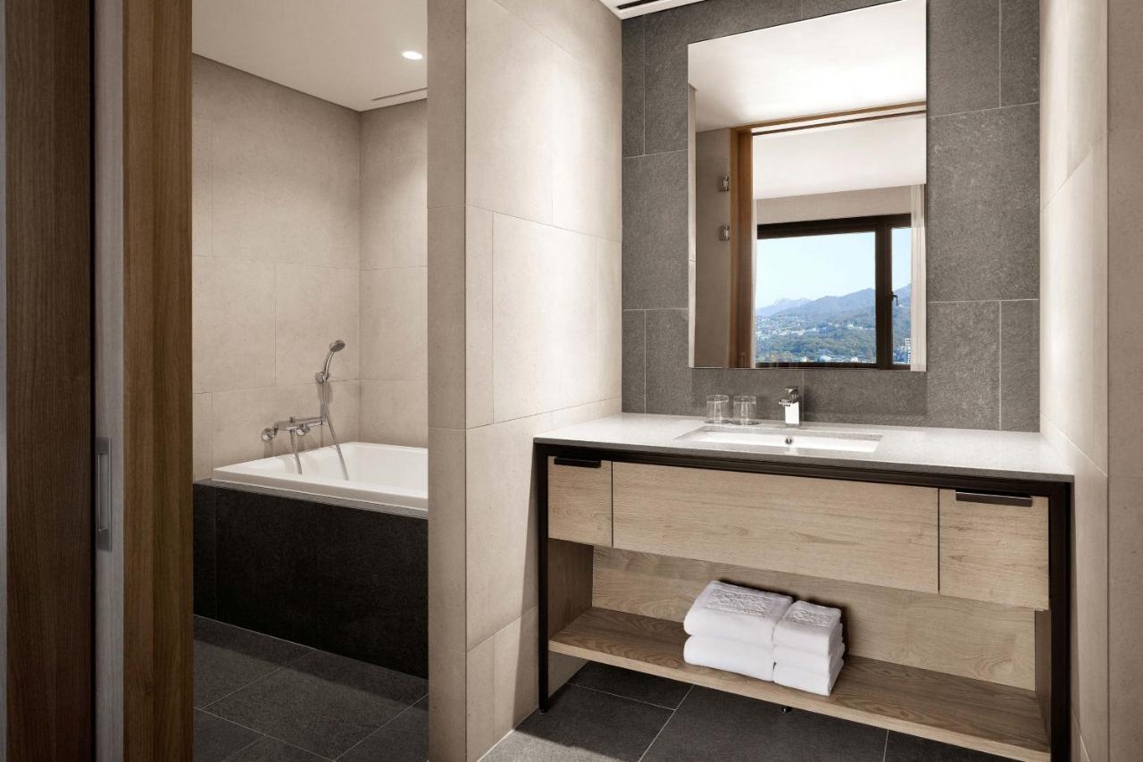 Four Points By Sheraton Josun, Seoul Myeongdong Экстерьер фото